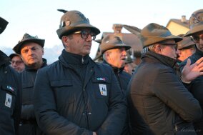 127_DSCF3665_X-E4 null